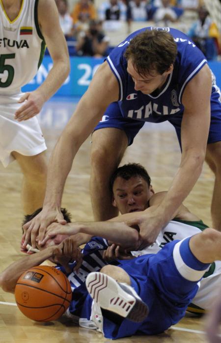 关于意大利战胜立陶宛,踏出晋级强的第一步的信息 关于意大利战胜立陶宛,踏出晋级强的第一步的信息