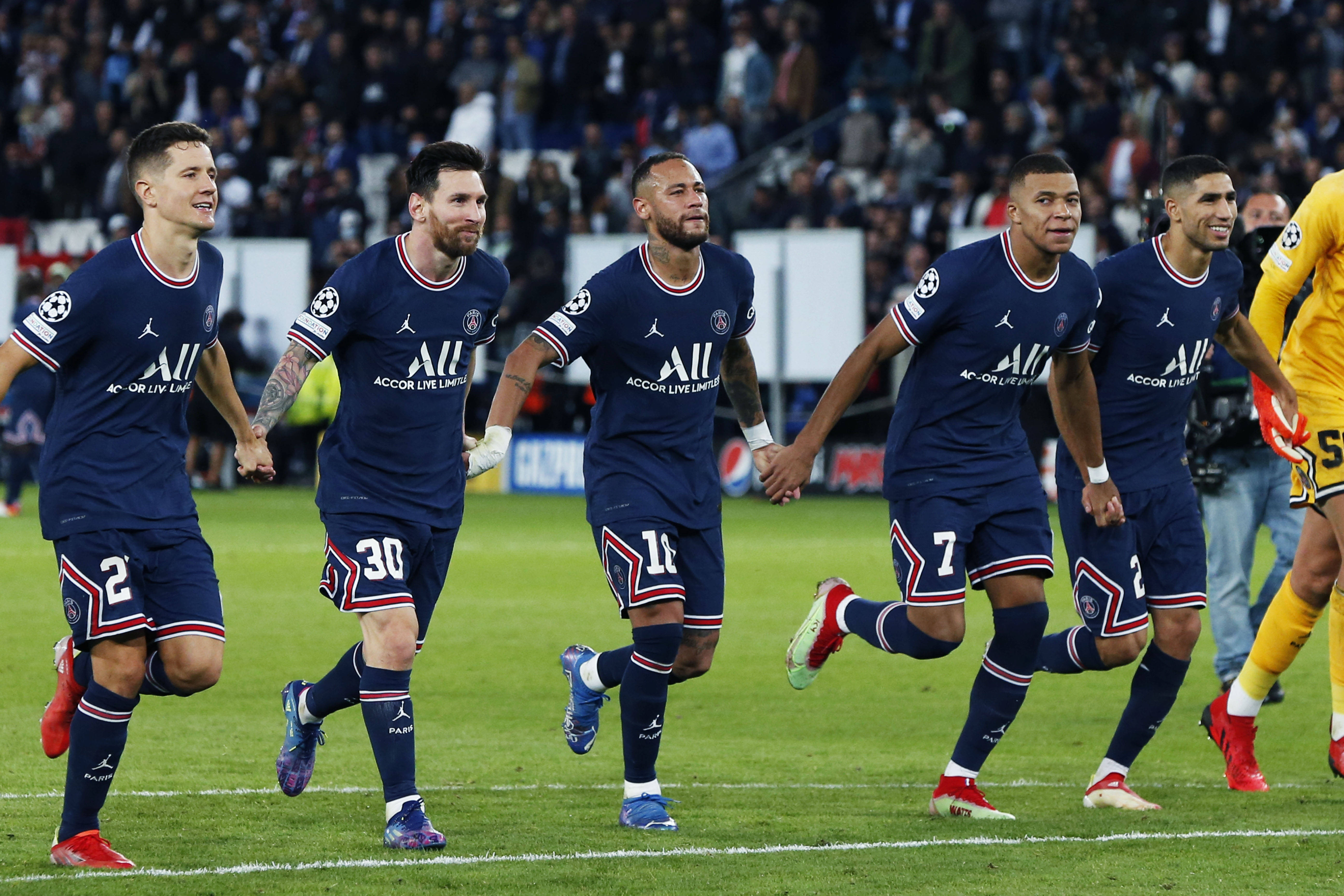 巴黎圣日耳曼客场作战，赢得惊险胜利