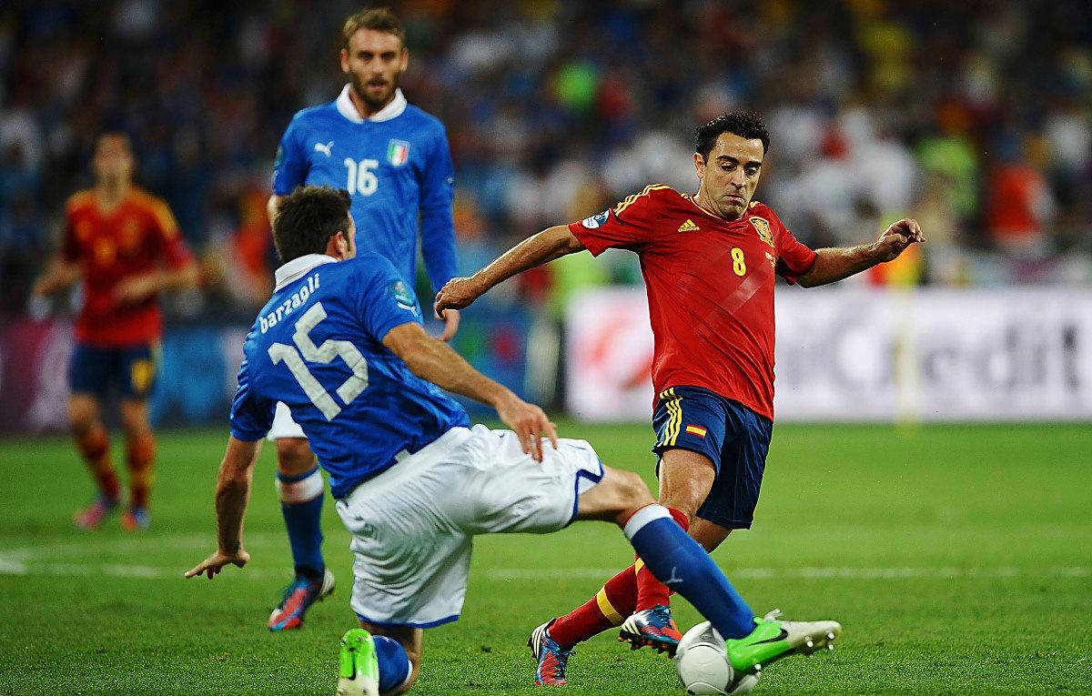 雷火电竞app-欧预赛焦点战即将打响，谁能脱颖而出？