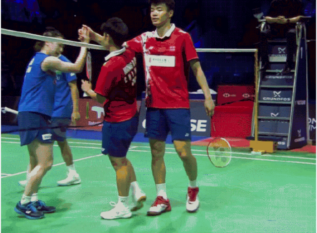 法国队险胜丹麦队，黄鸭组合点燃赛场