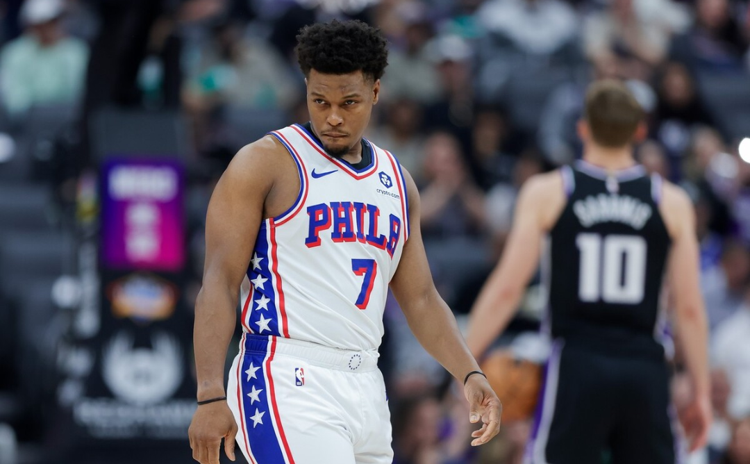 76人横扫广东队，福克斯关键制胜