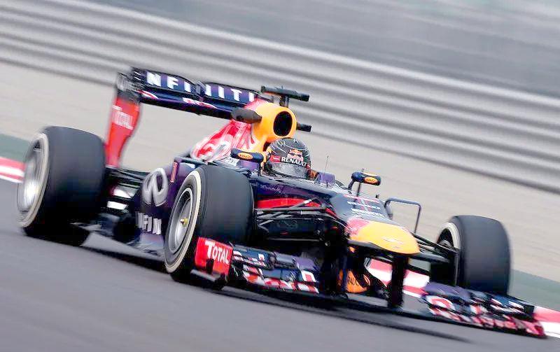 红牛车队碾压雷诺车队，汉密尔顿刷新纪录