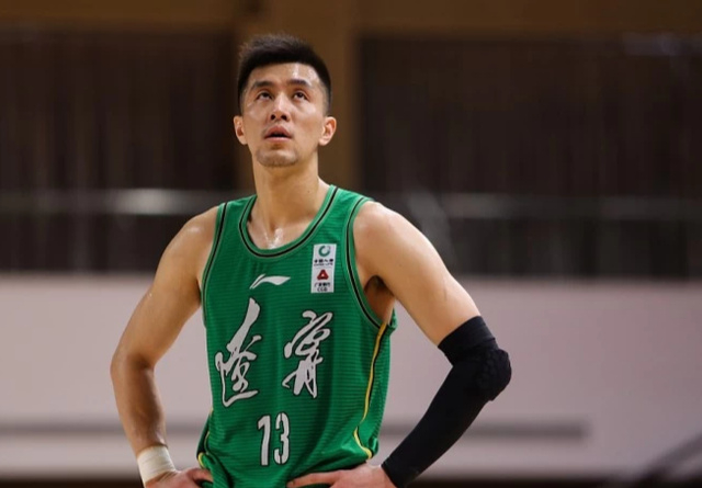 凯尔特人横扫快船，张镇麟带队取胜