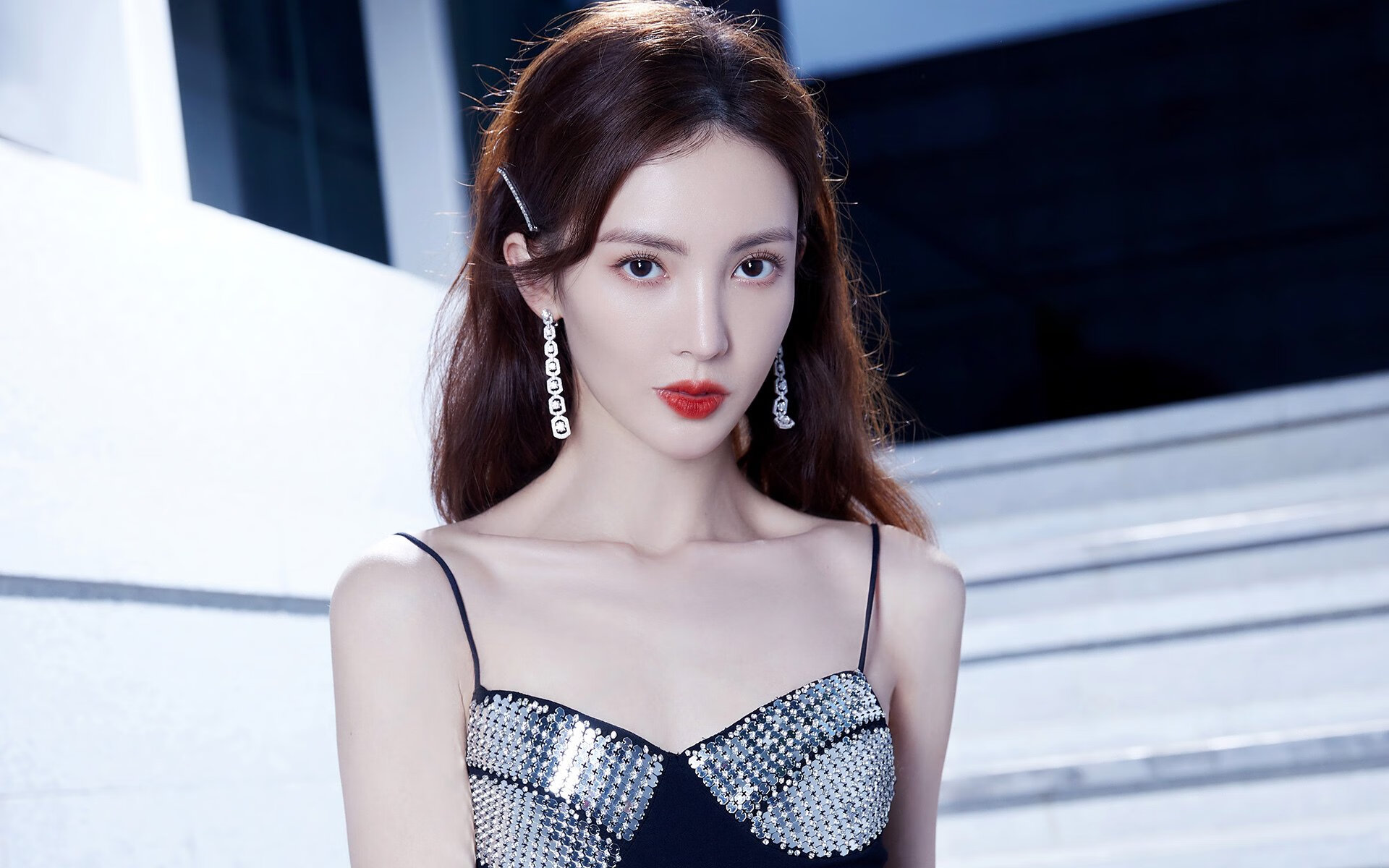 雷火电竞网址-郁金香与高卢鸡，从海上马车夫到现代门神