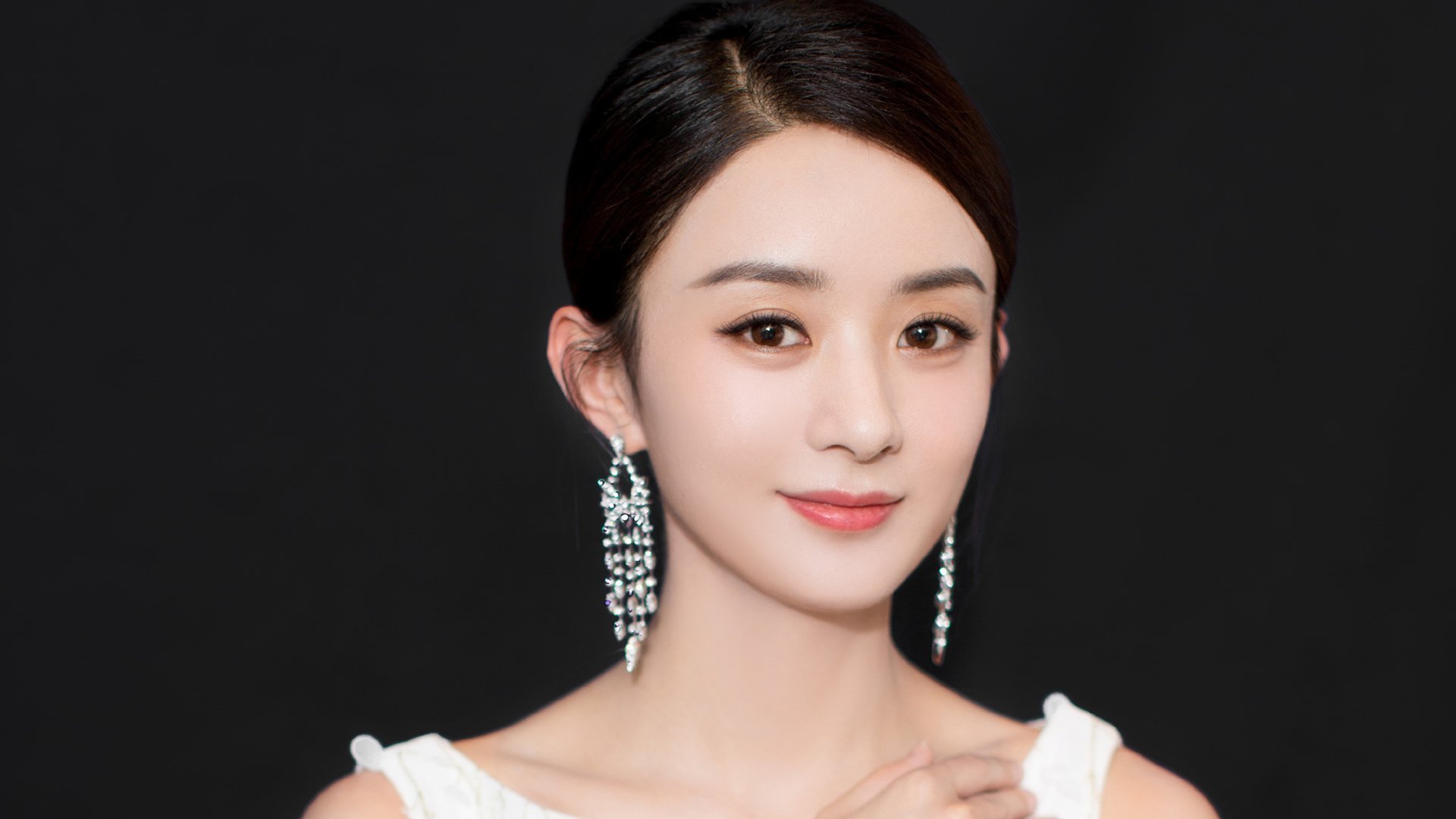 新王诞生!步行者44年首破首轮魔咒,哈利伯顿关键3+1收割雄鹿